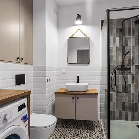 Raabego 15 * Warsaw